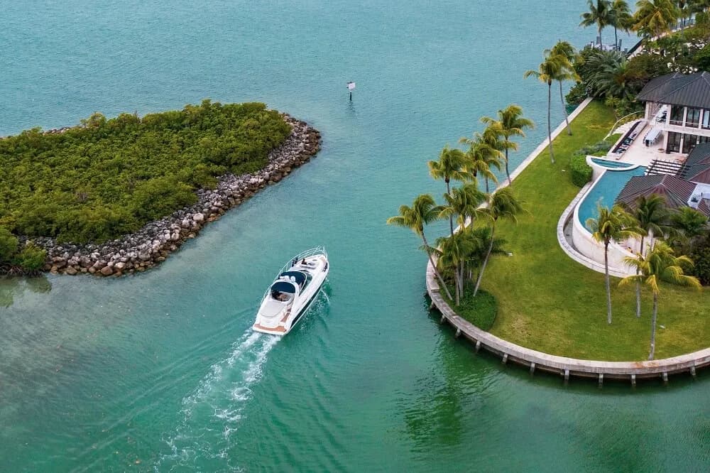 Aura Yacht Experience